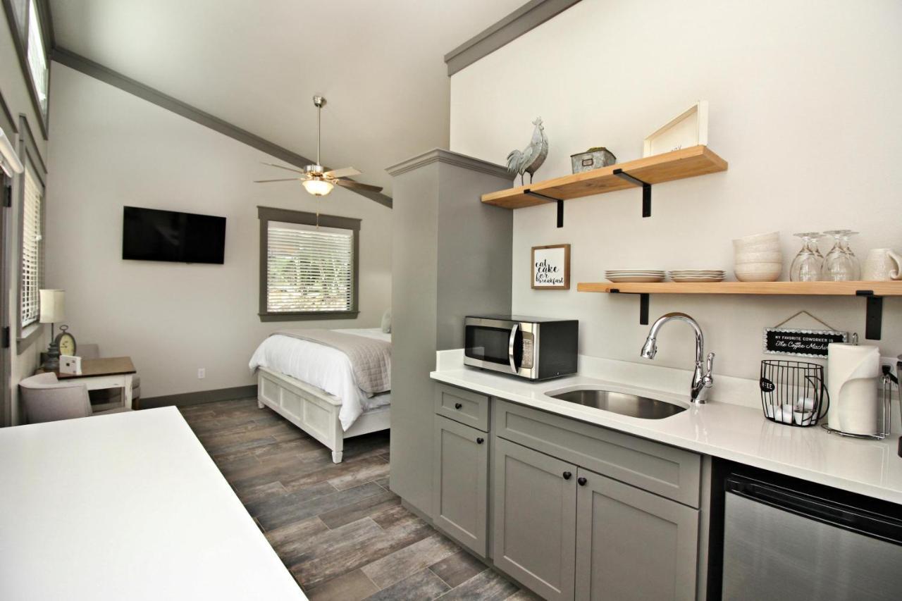 Green Acres Cottages - Dripping Springs Suite Wimberley Zewnętrze zdjęcie